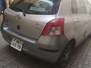 2005 Toyota Vitz II (XP90), серебристый, 500000 рублей, вид 3