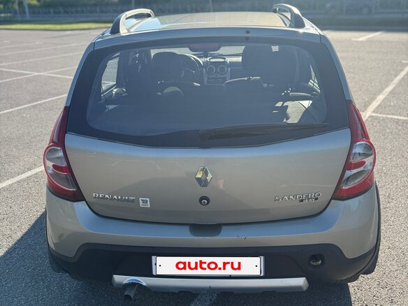 2013 Renault Sandero Stepway I, бежевый, 425000 рублей - вид 4