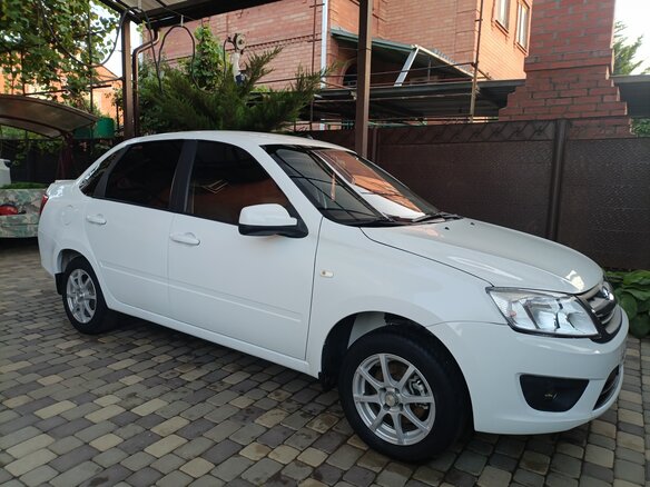 2013 Lada (ВАЗ) Granta I, белый, 519000 рублей - вид 4