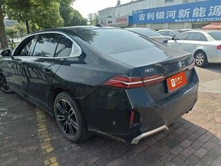2025 BMW 5 серии Long 525Li VIII (G60/G61/G68), чёрный, 6274367 рублей, вид 4