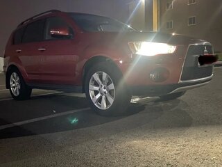 2011 Mitsubishi Outlander II Рестайлинг, красный, 960000 рублей, вид 1