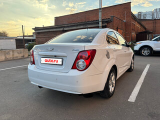 2013 Chevrolet Aveo II, белый, 620000 рублей, вид 4