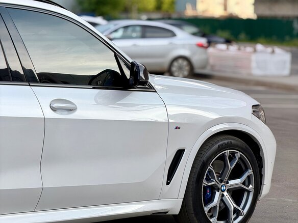 2018 BMW X5 50i IV (G05/G18), белый - вид 19
