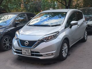2019 Nissan Note e-Power II Рестайлинг, серебристый, 1250000 рублей, вид 1