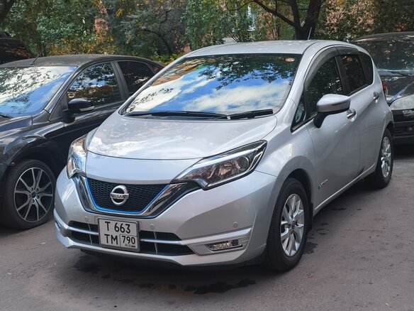 2019 Nissan Note e-Power II Рестайлинг, серебристый, 1200000 рублей