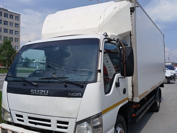 2011 Isuzu Elf (N-series), белый, 1000000 рублей