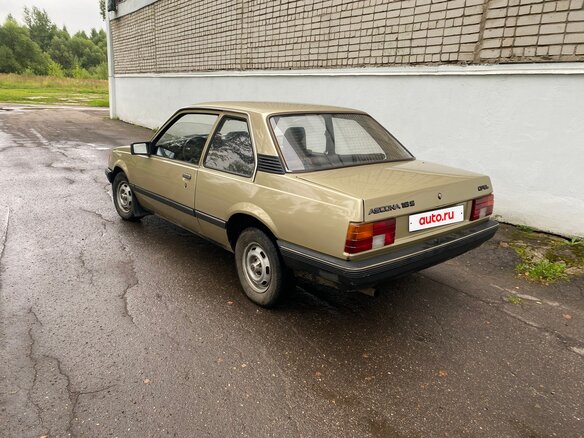 1982 Opel Ascona C, золотистый, 250000 рублей - вид 4
