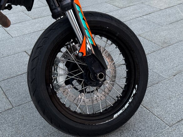 2020 KTM 690 SMC R, оранжевый, 700000 рублей - вид 3