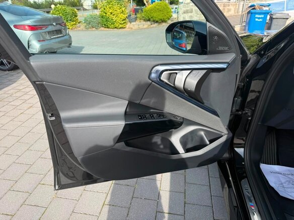 2026 BMW X3 40d xDrive IV (G45/G48), чёрный - вид 16
