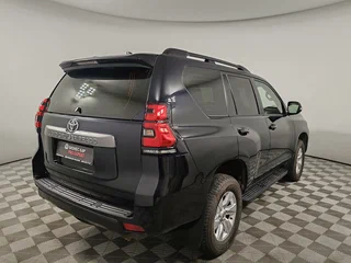 2021 Toyota Land Cruiser Prado 150 Series Рестайлинг 3, чёрный, 5349000 рублей, вид 5