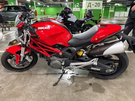 2014 Ducati Monster 696, красный, 560000 рублей, вид 2
