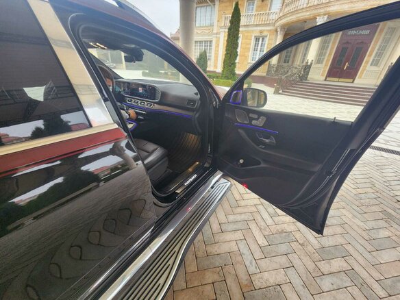 2021 Mercedes-Benz Maybach GLS 600 I, чёрный, 18762000 рублей - вид 5
