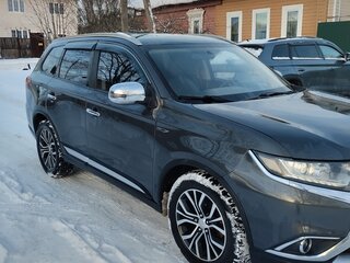 2016 Mitsubishi Outlander III Рестайлинг 2, серый, 1550000 рублей, вид 3