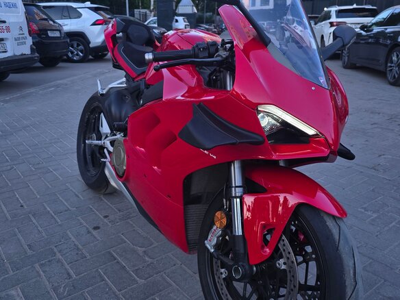 2021 Ducati Panigale V4, красный, 2390000 рублей - вид 3