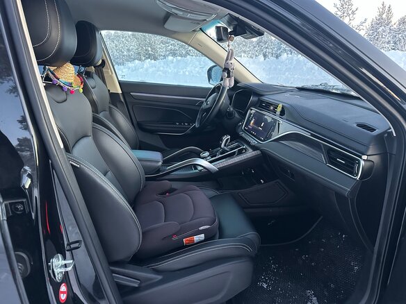 2023 Geely Atlas Pro, чёрный, 1900000 рублей - вид 5