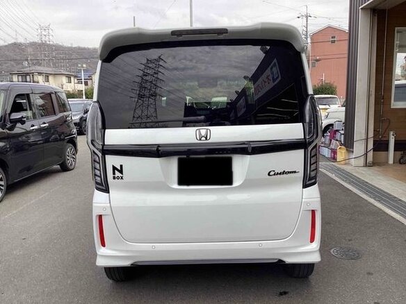 2022 Honda N-BOX II Рестайлинг, белый - вид 4