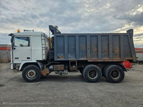 1985 Volvo F-Series, белый, 1000000 рублей, вид 5