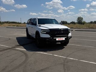 2019 Ram 1500 Crew Cab V, белый, 6200000 рублей, вид 5