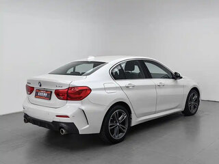 2022 BMW 1 серии 120i III (F52) Рестайлинг, белый, 1550000 рублей, вид 3