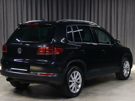 2016 Volkswagen Tiguan I Рестайлинг, чёрный, 1249000 рублей, вид 2