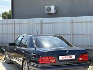 1996 Mercedes-Benz E-Класс 280 II (W210, S210), синий, 525000 рублей, вид 4