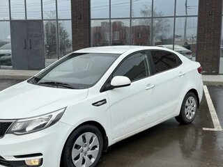 2016 Kia Rio III Рестайлинг, белый, 770000 рублей, вид 5