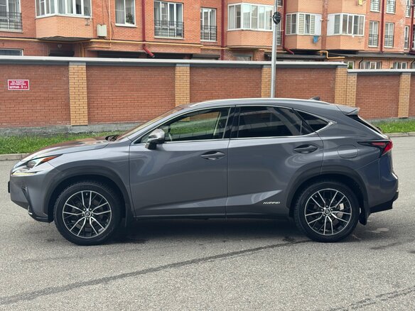 2018 Lexus NX 300h I Рестайлинг, серый, 4000000 рублей - вид 5