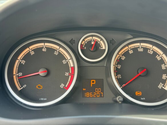 2008 Opel Corsa D, красный, 380000 рублей - вид 17