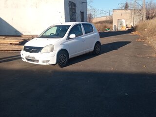 2002 Toyota Vitz I (P10), белый, 250000 рублей, вид 4