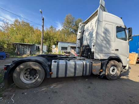 2010 Volvo FH, белый, 3100000 рублей, вид 4