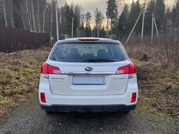 2013 Subaru Outback IV Рестайлинг, белый, 1500000 рублей - вид 6