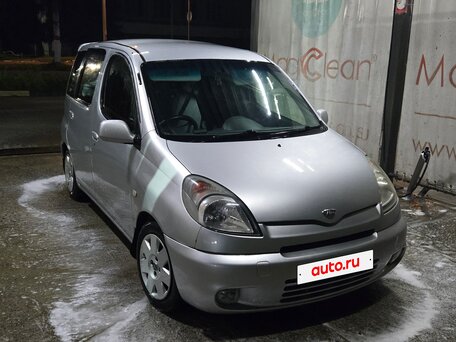 2002 Toyota FunCargo, серебристый, 525000 рублей, вид 2