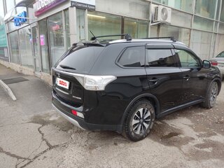 2014 Mitsubishi Outlander III Рестайлинг, чёрный, 1400000 рублей, вид 4