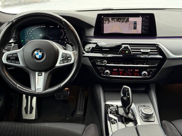 2020 BMW 5 серии 520d xDrive VII (G30/G31/G38) Рестайлинг, серый, 4300000 рублей - вид 8