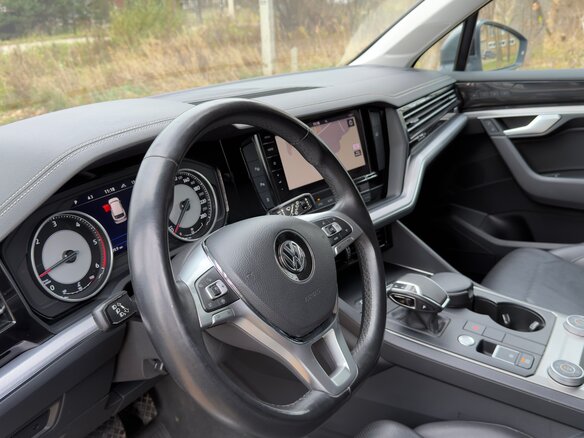 2018 Volkswagen Touareg III, серый, 5250000 рублей - вид 23