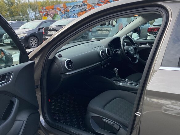 2015 Audi A3 III (8V), коричневый, 1650000 рублей - вид 21