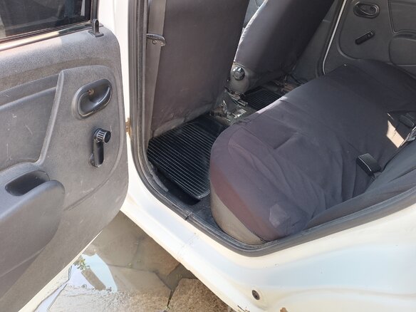 2012 Renault Logan I Рестайлинг, белый, 170000 рублей - вид 6