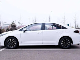 2026 Toyota Corolla XII (E210) Рестайлинг 2, белый, 1800000 рублей, вид 4