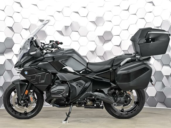 2025 BMW R 1300 RT, чёрный - вид 3