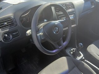 2018 Volkswagen Polo V Рестайлинг, белый, 900000 рублей, вид 5