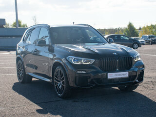 2020 BMW X5 M50d IV (G05/G18), чёрный, 6290000 рублей, вид 3