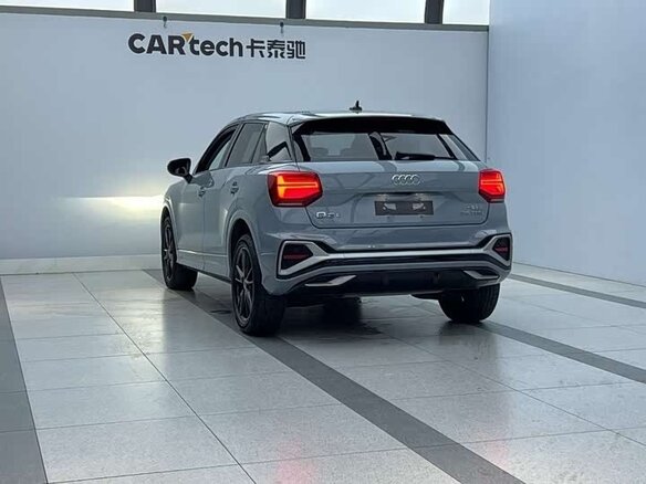 2022 Audi Q2 35 TFSI I Рестайлинг, серебристый - вид 5
