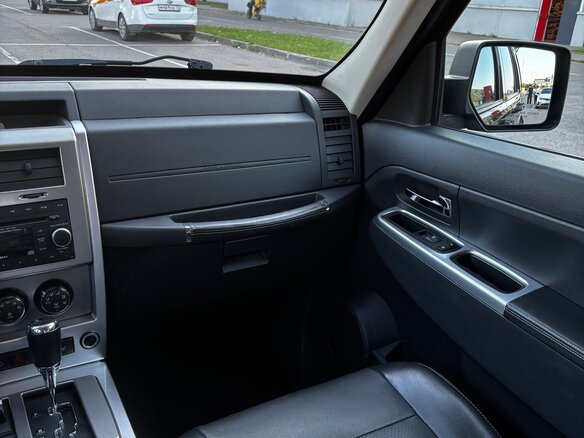 2010 Jeep Cherokee IV (KK), чёрный - вид 14
