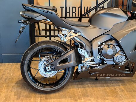 2025 Honda CBR 600RR, чёрный, 1850000 рублей, вид 4