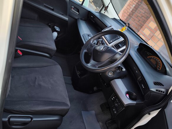 2010 Honda Freed Spike I Рестайлинг, белый, 925000 рублей - вид 8