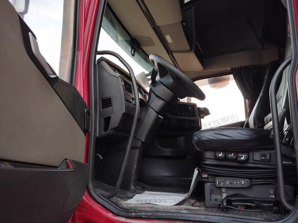 2016 Volvo FH, красный, 5831000 рублей - вид 8
