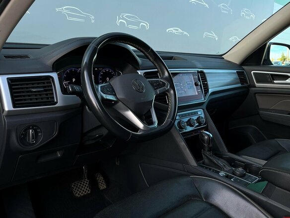 2021 Volkswagen Teramont I Рестайлинг, серый, 3812200 рублей - вид 4