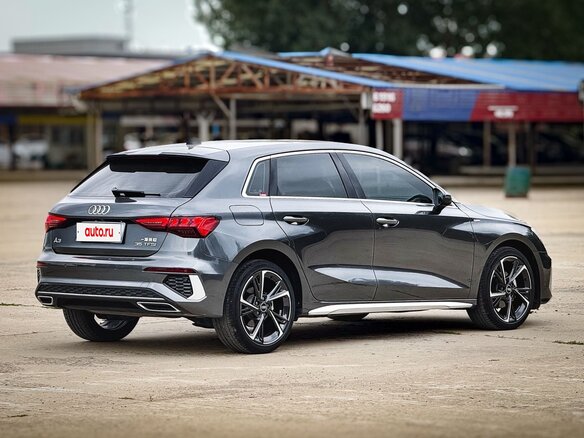 2023 Audi A3 Sportback 35 TFSI IV (8Y), серый, 1980000 рублей - вид 2
