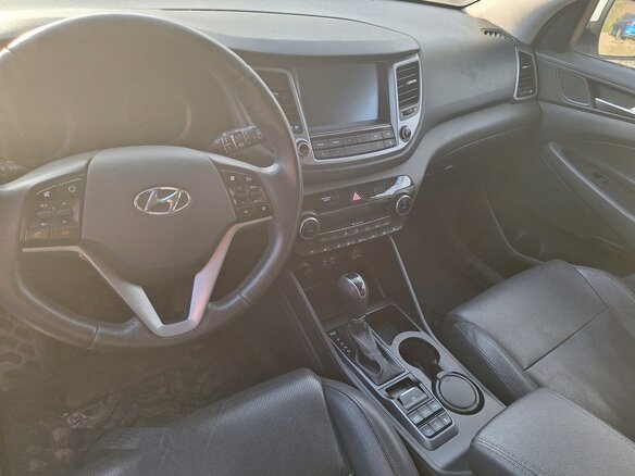2015 Hyundai Tucson III, белый, 1600000 рублей - вид 4