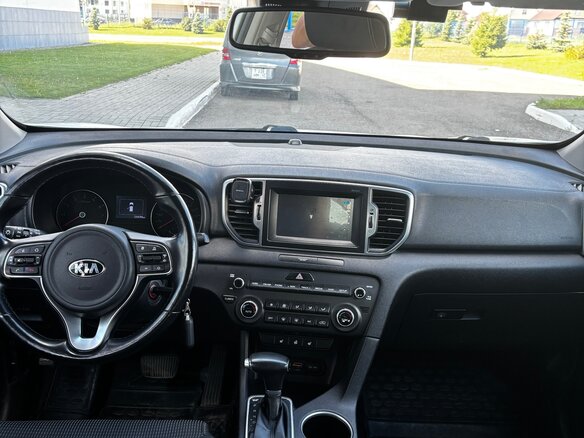 2018 Kia Sportage IV Рестайлинг, белый, 2150000 рублей - вид 8